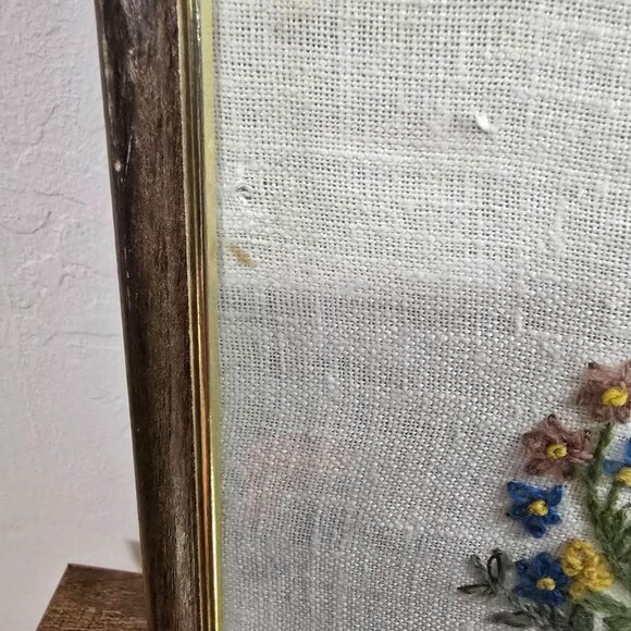 Vintage Framed Crewel #313 Old Wagon Wheel Farmhouse Landscape 17"x13" Rustic - Picture 9 of 14